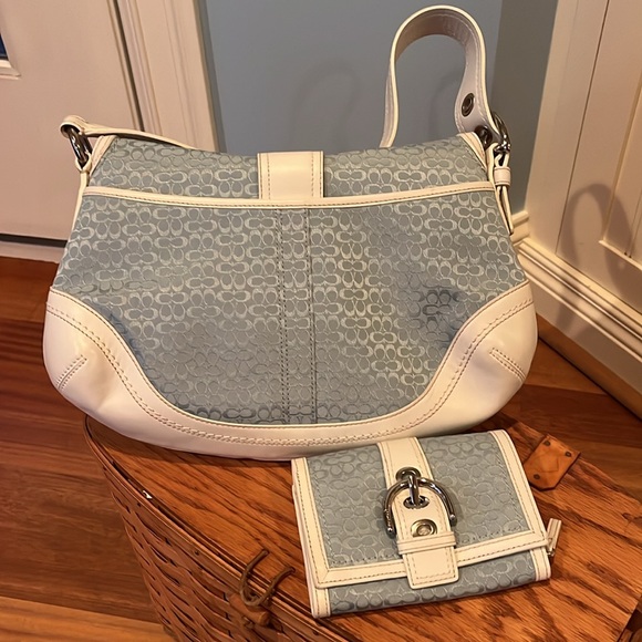 Coach blue and white handbag with matching wallet - Picture 2 of 4